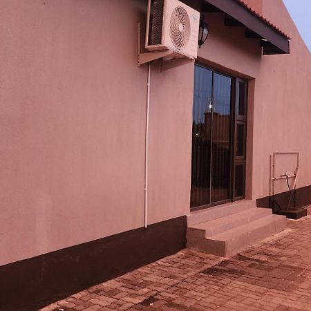 Vk'S Air B&B Francistown Exterior foto